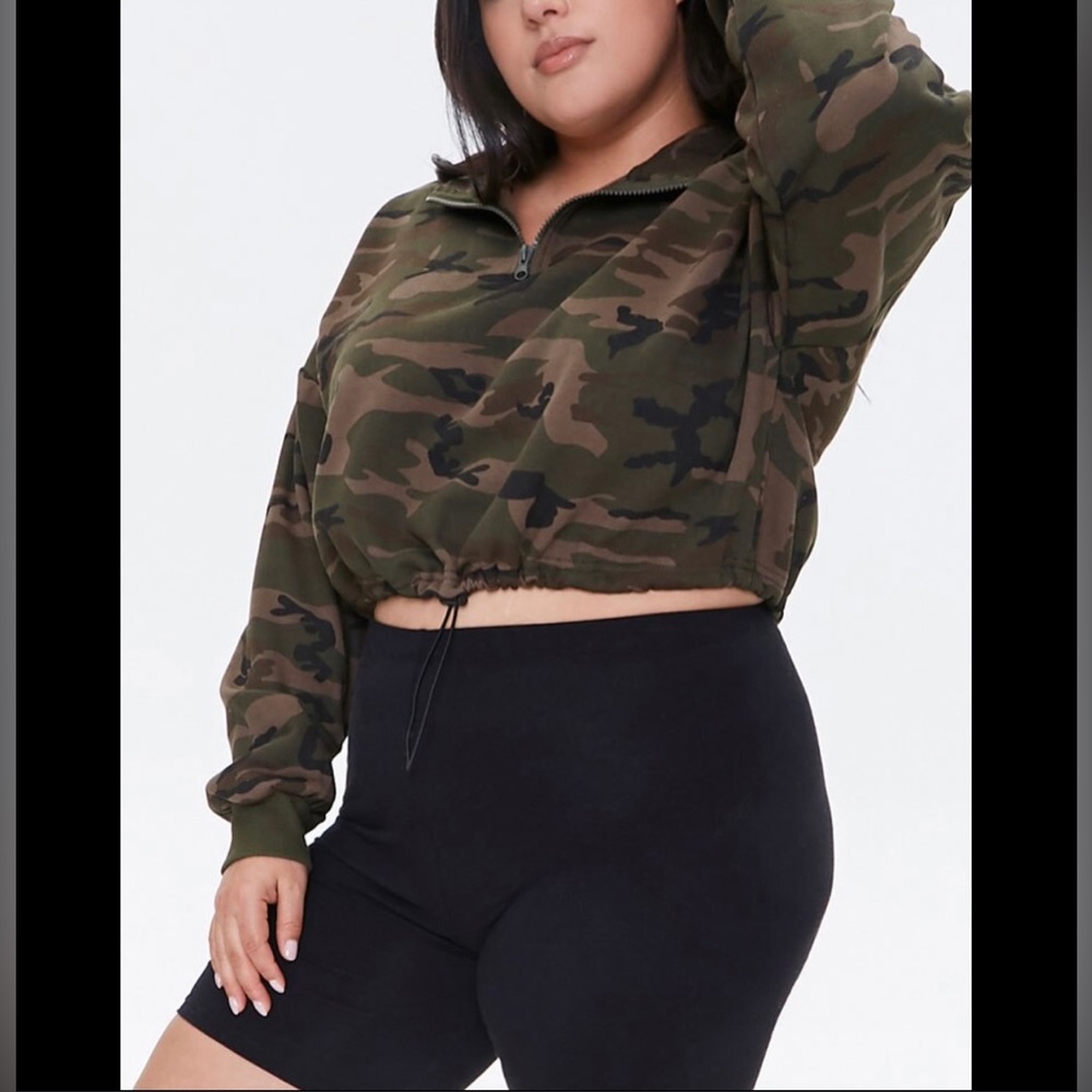 Forever 21 Women’s Pull Over Camouflage Crop long sleeve | Size Small